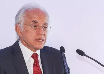 Χωρίζουν οι δρόμοι Κοπελούζου-Gazprom