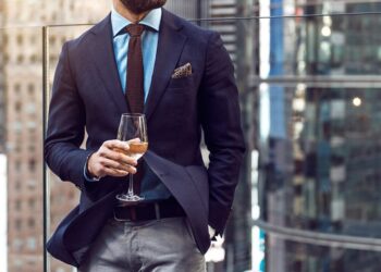 WSJ: Έρχεται «richcession» – Τι είναι, ποιους απειλεί