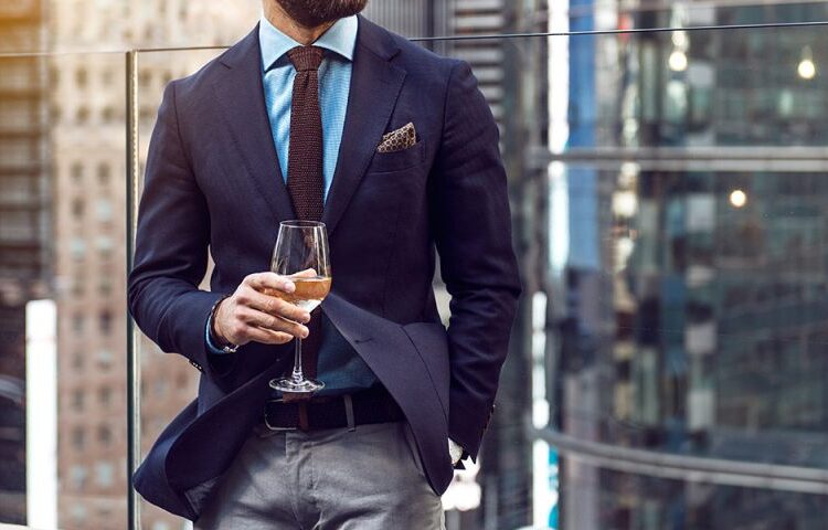 WSJ: Έρχεται «richcession» – Τι είναι, ποιους απειλεί