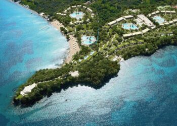 Sani/Ikos: Δίνει αυξήσεις μισθών 8% για το 2023