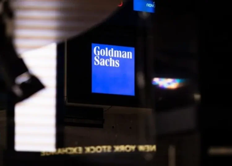 Και η Goldman Sachs στον δρόμο των απολύσεων: «Τσεκούρι» σε 3.200 θέσεις εργασίας