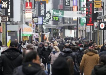 Καμπανάκι ΟΟΣΑ σε κεντρικές τράπεζες: Εμμένουν τα προβλήματα του πληθωρισμού
