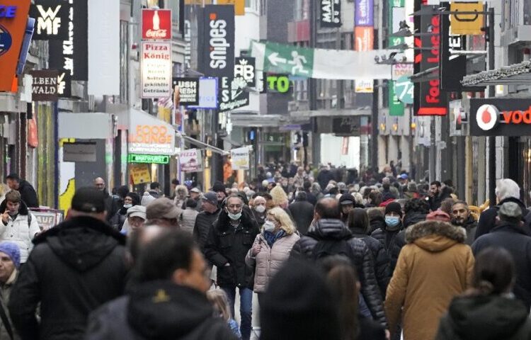 Καμπανάκι ΟΟΣΑ σε κεντρικές τράπεζες: Εμμένουν τα προβλήματα του πληθωρισμού