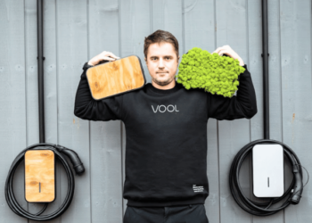 Η VOOL «ανεβάζει στροφές» με 1,7 εκατ. ευρώ για τη λύση φόρτισης ηλεκτρικών οχημάτων