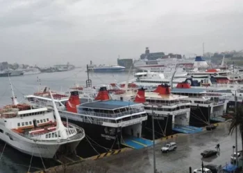 Cold ironing: Το σχέδιο της ελληνικής ακτοπλοΐας για την ηλεκτροδότηση των πλοίων της στα λιμάνια