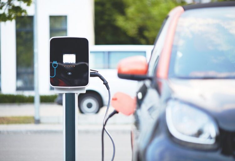 «Recharge»: Νέα εφαρμογή για εύκολη αναζήτηση σημείων φόρτισης για ηλεκτρικά οχήματα