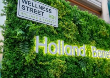 Fourlis: Τα επόμενα βήματα για τη Holland & Barrett