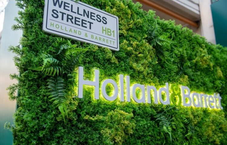Fourlis: Τα επόμενα βήματα για τη Holland & Barrett