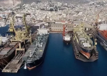 Ναυπηγεία Ελευσίνας: Fincantieri και Leonardo υπέγραψαν μνημόνια συνεργασίας με ελληνικές εταιρείες – Τι αφορά