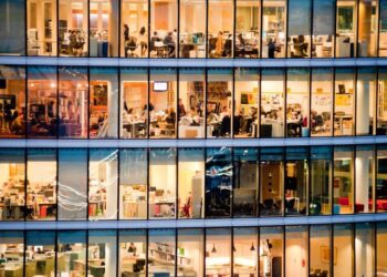 Real estate: Ανακάμπτει η ζήτηση για γραφεία μετά την πανδημία, αυξάνονται τα ενοίκια