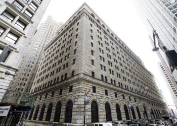 Από την Κυριακή η Fed έχει δανείσει σχεδόν 12 δισ. δολάρια σε αμερικανικές τράπεζες