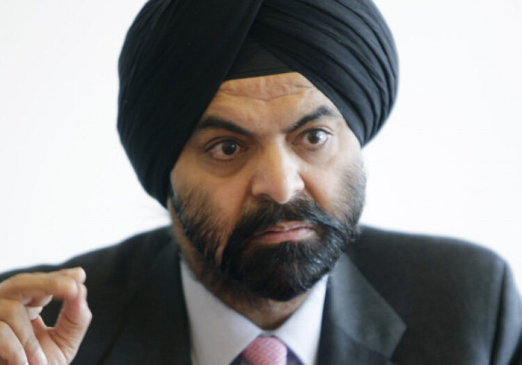 Τον πρώην CEO της Mastercard πρότεινε για επικεφαλής της Παγκόσμιας Τράπεζας ο Μπάιντεν