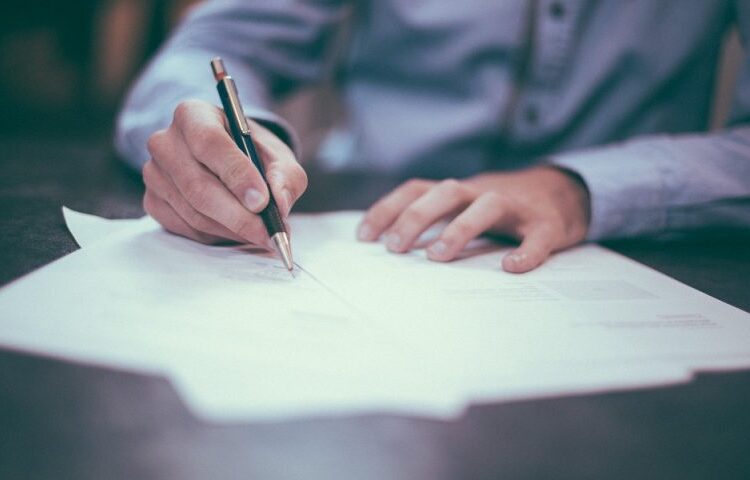 PwC: Ανάκαμψη των παγκόσμιων deals το 2023 – Οι προοπτικές της αγοράς