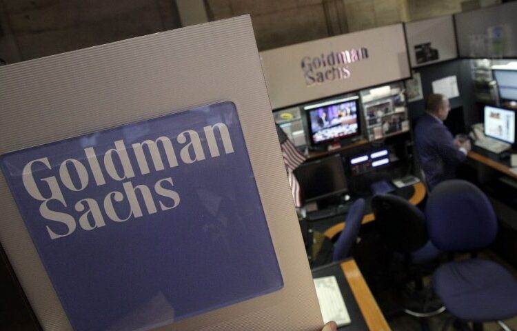 Goldman Sachs: Ανεβάζει τις πιθανότητες ύφεσης στο 35%