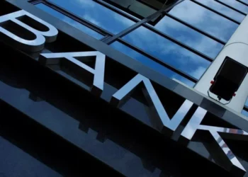 Επενδυτική βαθμίδα: Η ανθεκτικότητα των ελληνικών τραπεζών μετρά θετικά για την ανάκτησή της