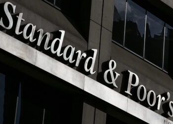 Σε αναβαθμίσεις των ελληνικών τραπεζών προχώρησε η Standard & Poor’s
