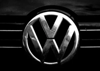 Volkswagen: Επενδύει 1 δισ. ευρώ σε μονάδα ηλεκτροκίνησης στην Κίνα