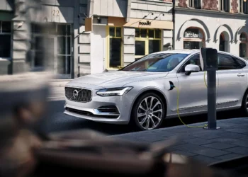Volvo: Με σύμμαχο την τεχνητή νοημοσύνη επενδύει σε startup για ασφαλέστερη οδήγηση