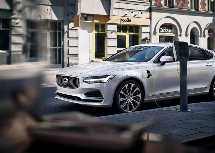 Volvo: Με σύμμαχο την τεχνητή νοημοσύνη επενδύει σε startup για ασφαλέστερη οδήγηση