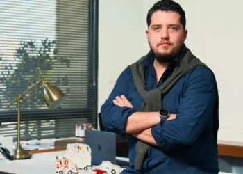 Instacar: Εξαγοράζει την Kineo και βάζει την Ελλάδα στη νέα εποχή των μετακινήσεων