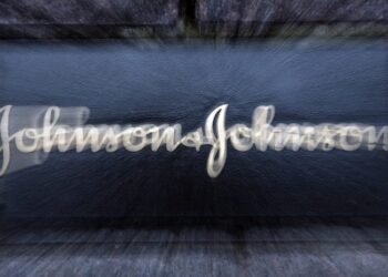 Τα τριμηνιαία έσοδα της Johnson & Johnson ξεπέρασαν τις προσδοκίες