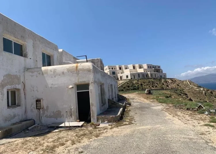 Μύκονος: Μπαράζ πλειστηριασμών για βίλες και οικόπεδα μέχρι και τα μέσα Μαΐου (pics)