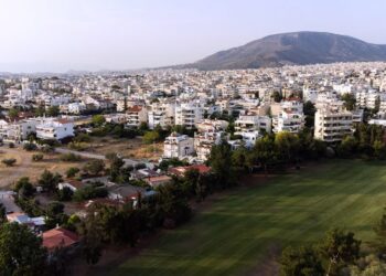 Ακριβή η κατοικία για τους Ελληνες: Αύξηση πωλήσεων όπου αγοράζουν ξένοι