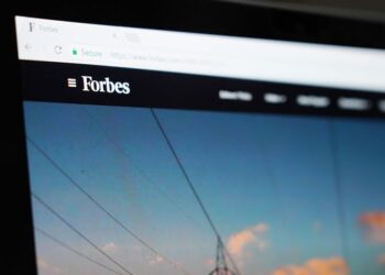 Forbes: Οι έξι Έλληνες στη λίστα δισεκατομμυριούχων για το 2023