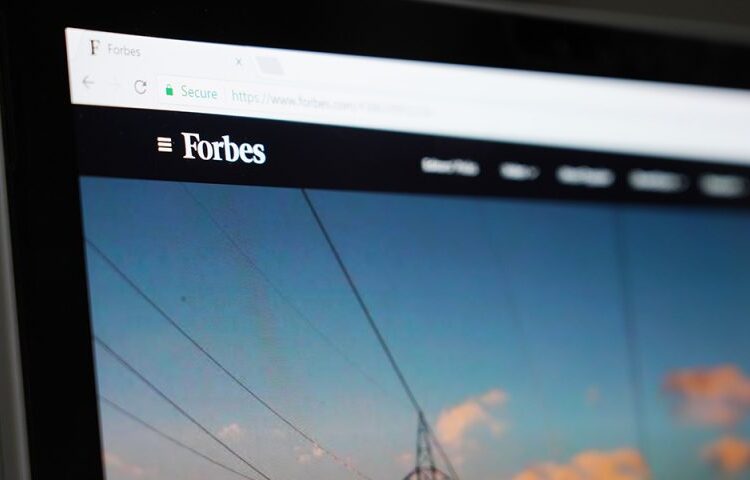 Forbes: Οι έξι Έλληνες στη λίστα δισεκατομμυριούχων για το 2023