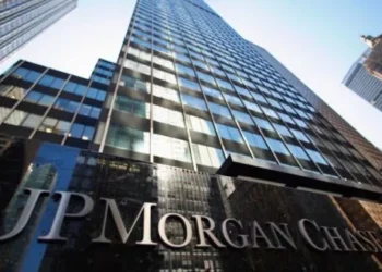 JP Morgan: Ουδέτερη στάση λόγω εκλογών, έως τις αρχές του 2024 η επενδυτική βαθμίδα