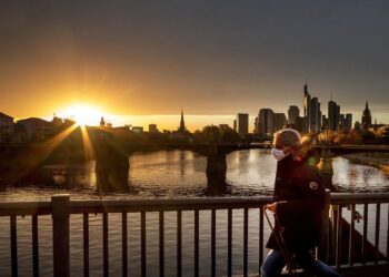 Ευρωζώνη: Πληθωρισμό 5,6% αναμένουν φέτος οι οικονομολόγοι