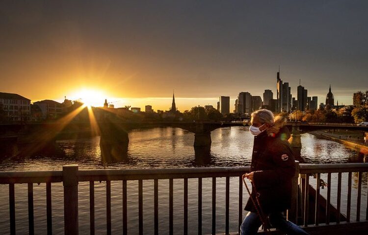 Ευρωζώνη: Πληθωρισμό 5,6% αναμένουν φέτος οι οικονομολόγοι