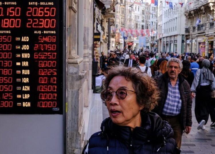 Εξαντλήθηκαν τα αποθεματικά της Κεντρικής Τράπεζας Τουρκίας δύο μέρες πριν τις εκλογές