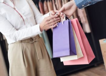 ΕΛΣΤΑΤ: Αύξηση 13,2% στον τζίρο του λιανεμπορίου το πρώτο τρίμηνο