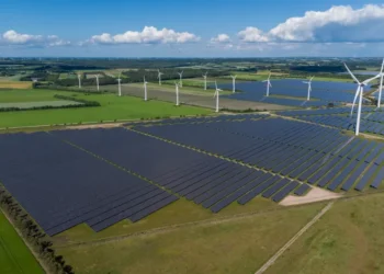 Helleniq Energy: Στο δρόμο νέα deal σε έργα ΑΠΕ