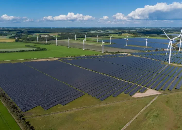 Helleniq Energy: Στο δρόμο νέα deal σε έργα ΑΠΕ