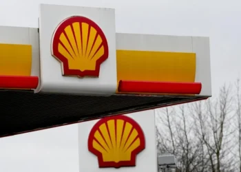 Shell: Αυξάνει το μέρισμα κατά 15% – Στρέφεται ξανά προς το πετρέλαιο και το φυσικό αέριο
