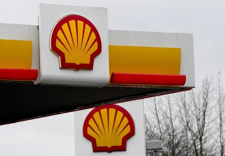 Shell: Αυξάνει το μέρισμα κατά 15% – Στρέφεται ξανά προς το πετρέλαιο και το φυσικό αέριο