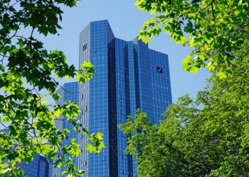 Deutsche Bank: Θετική για τις ελληνικές τράπεζες αλλά θα πάρουν μια ανάσα – Οι νέοι στόχοι