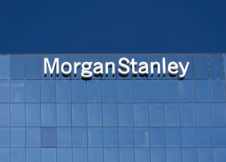 Morgan Stanley: Βλέπει περαιτέρω ισχυρό ράλι στις ελληνικές τράπεζες – “Ανεβάζει” έως και κατά 55% τις τιμές-στόχους