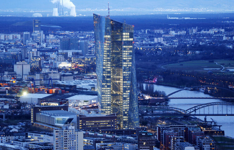 ΕΚΤ: Επανέρχονται τα «γεράκια» – Προειδοποιούν για αυξήσεις επιτοκίων μετά το καλοκαίρι