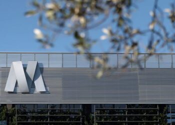 Mytilineos: Τι ζυγίζει και τι σημαίνει για την οικονομία η μεταφορά της έδρας εκτός Ελλάδας