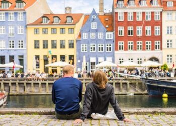 Gen Z: Στρέφεται στην Ευρώπη για να ζήσει το αμερικάνικο όνειρο