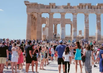 Αθήνα: Με το «δεξί» (και) ο Ιούνιος για τον τουρισμό, διψήφια αύξηση στις τιμές των ξενοδοχείων