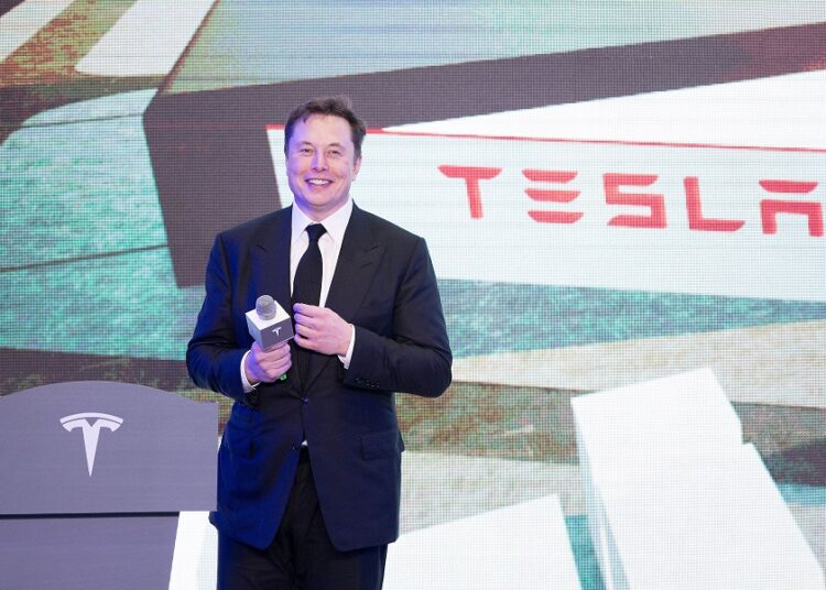 Τesla: Κέρδη πάνω από τις προσδοκίες, αλλά πτώση στα margins – Μασκ: Τι στο διάολο συμβαίνει με την οικονομία;