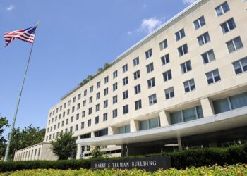 Έκθεση Στέιτ Ντιπάρτμεντ: Η Ελλάδα είναι πηγή λύσεων – Θετικές οι προοπτικές της ελληνικής οικονομίας