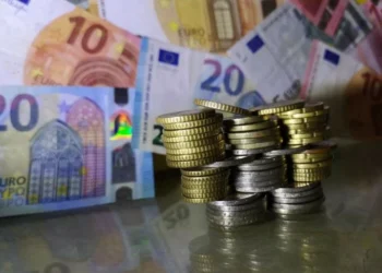 ΑΑΔΕ: 2 στους 3 δηλώνουν εισόδημα έως 10.000 ευρώ