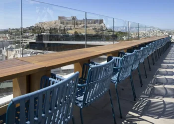 Μπλε Κέδρος: Η ανακοίνωση της εταιρείας για το δρομολογούμενο «λουκέτο» στο ξενοδοχείο Coco-Mat Athens