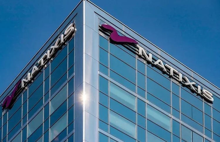 Natixis για Ελλάδα: Φως στην άκρη του τούνελ – Έρχεται η επενδυτική βαθμίδα (γραφήματα)
