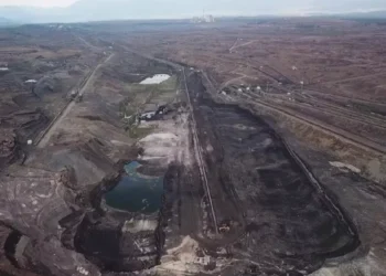 ΥΠΕΝ: «Πράσινο» στη ΔΕΗ Ανανεώσιμες για το mega φωτοβολταϊκό των 340 MW στη Μεγαλόπολη